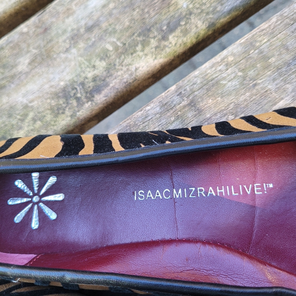 Isaac Mizrahi Tiger Print Suede Ballet Flats Animal Print Slip On Shoes 9 - Picture 7 of 10